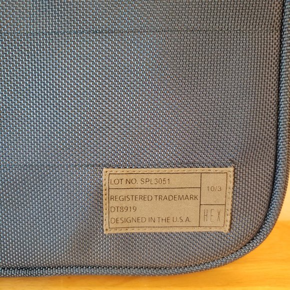 HEX Surface Pro 3 Sleeve - Picture 3 of 7